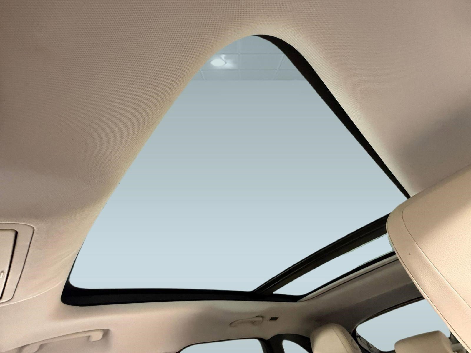 Used 2018 Jaguar F-PACE Premium AWD/4WD image 13