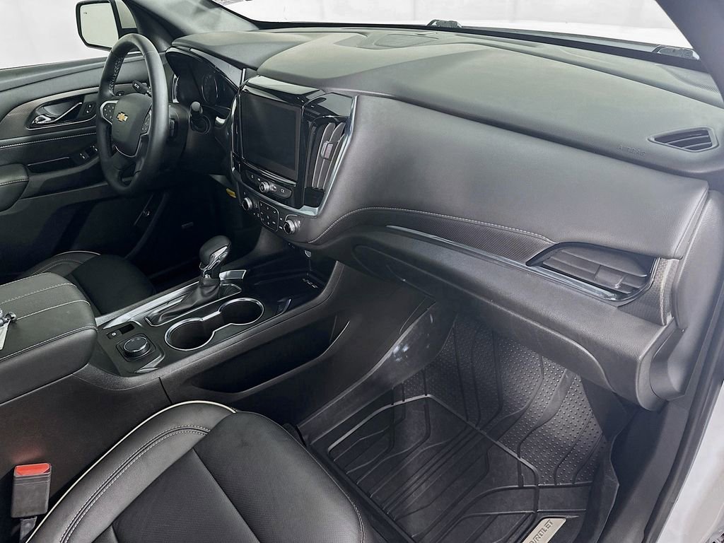 Used 2023 Chevrolet Traverse Premier image 30