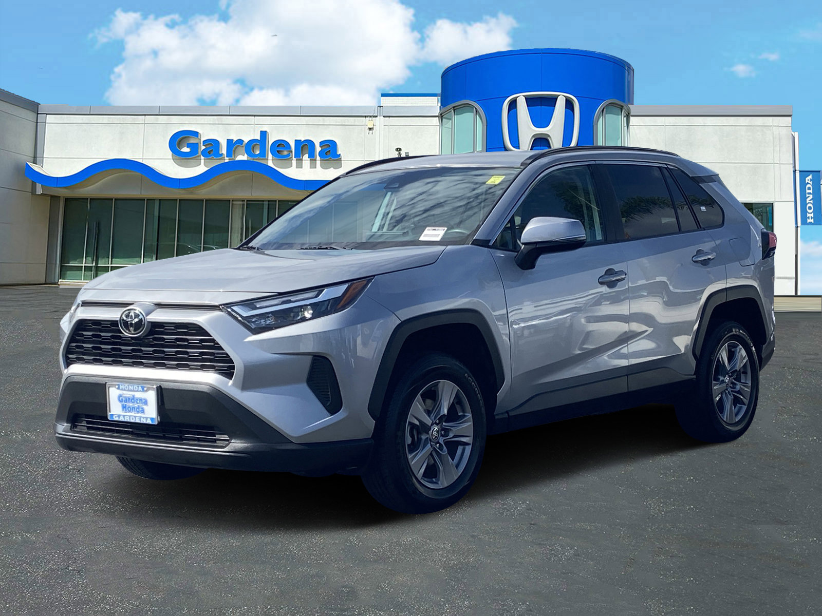 Used 2024 Toyota RAV4 XLE image 3