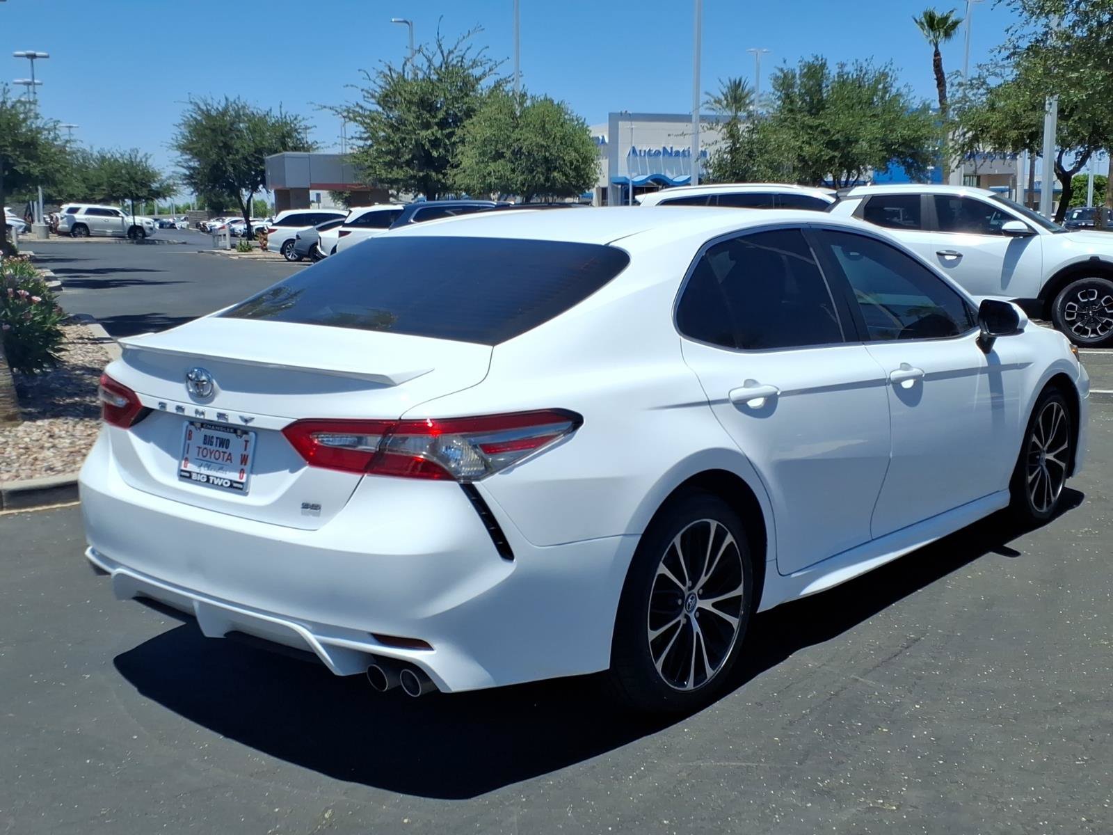 Used 2018 Toyota Camry SE FWD image 4