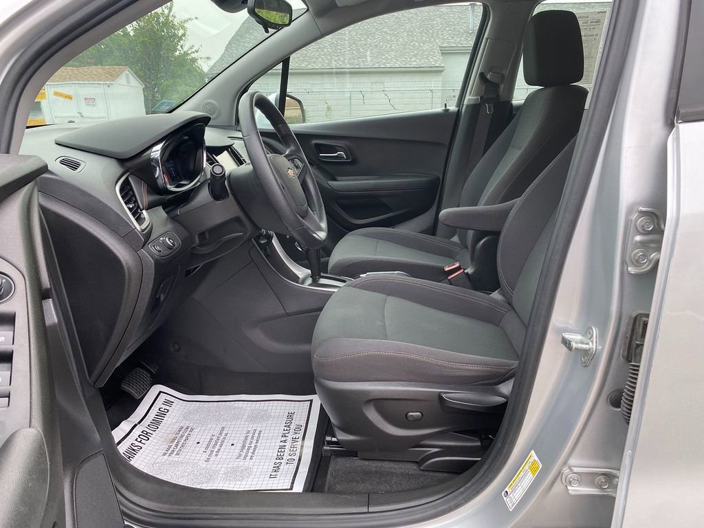 Used 2019 Chevrolet Trax LS image 12