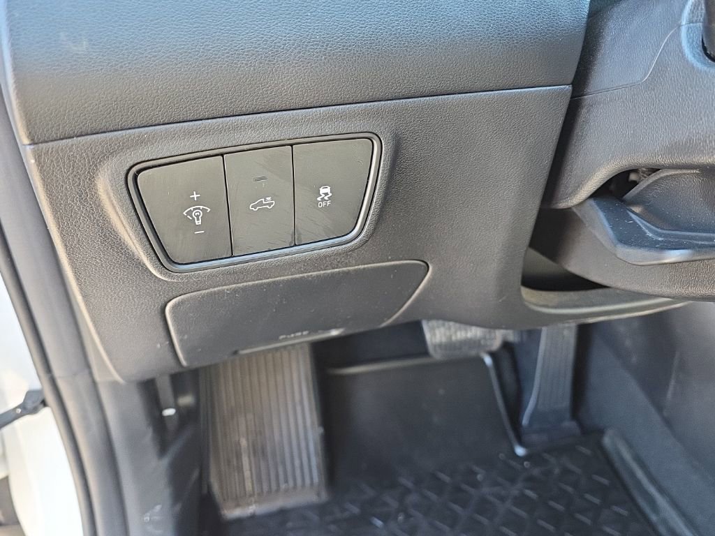 Used 2022 Hyundai Santa Cruz SEL image 16