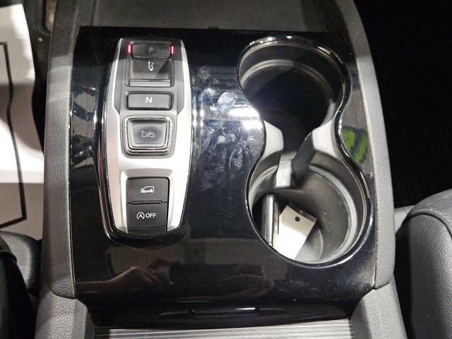 Used 2016 Honda Pilot Elite image 34