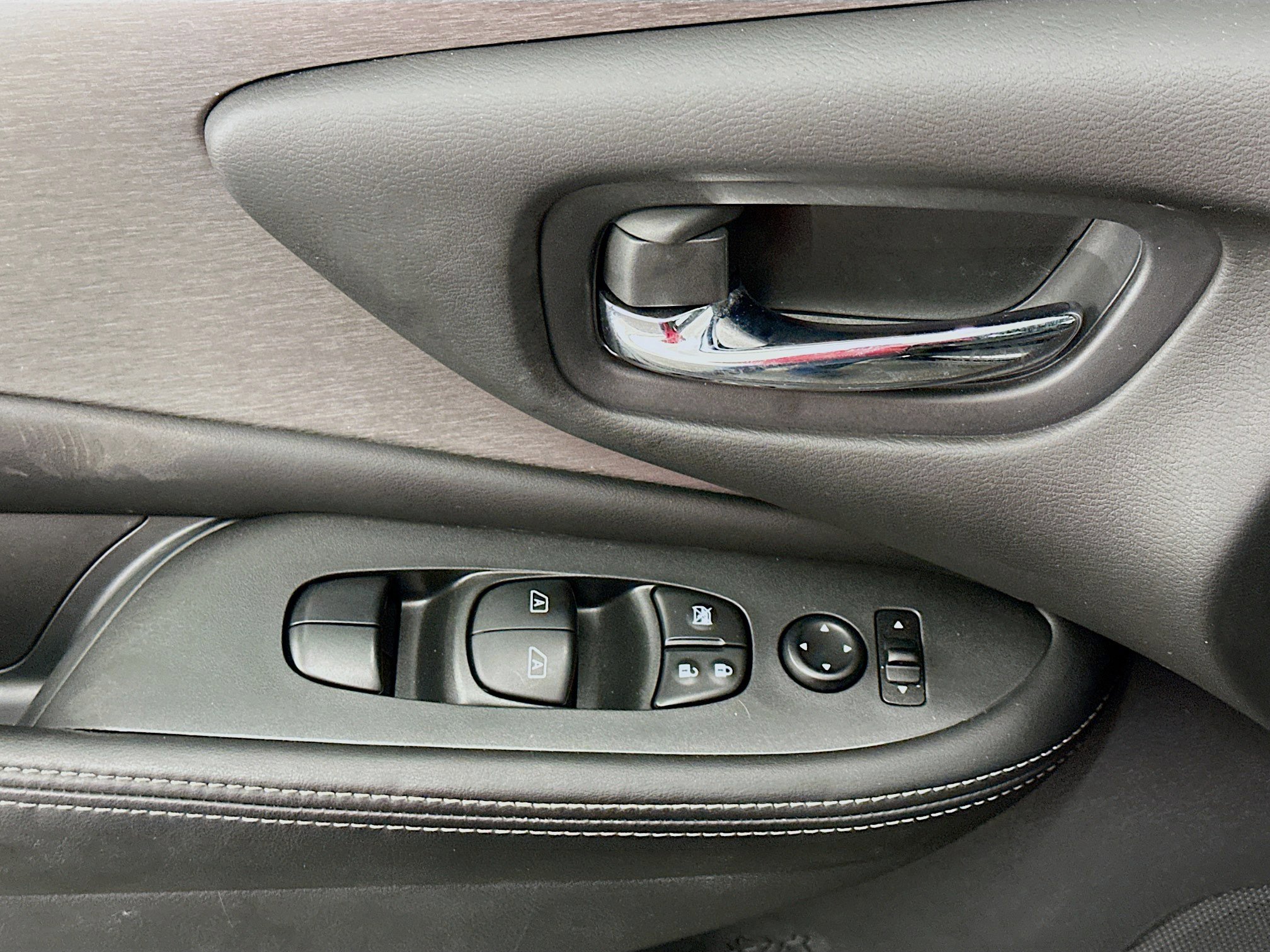 Used 2024 Nissan Murano SV image 15