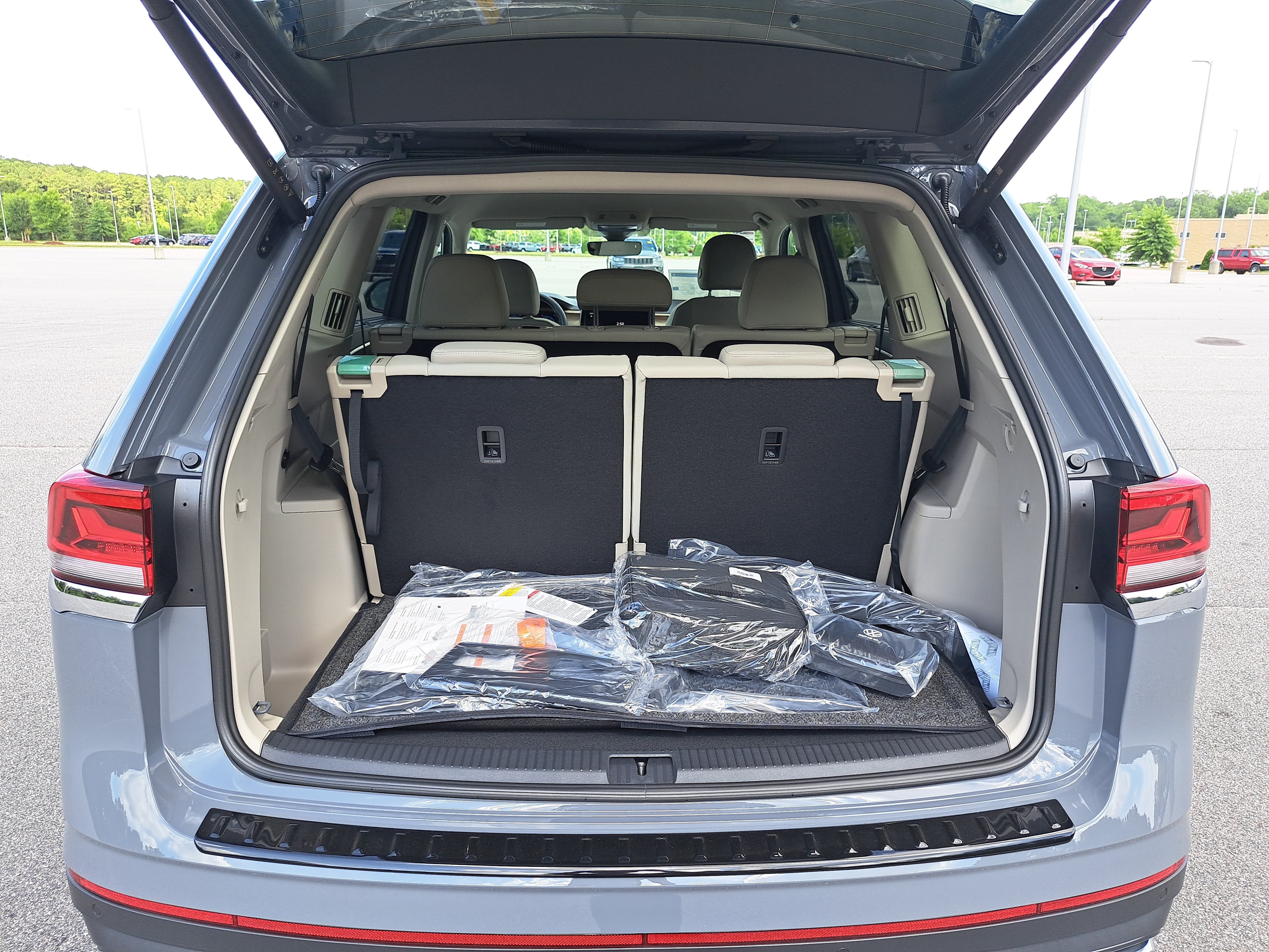 New 2026 Volkswagen Atlas SE FWD image 13
