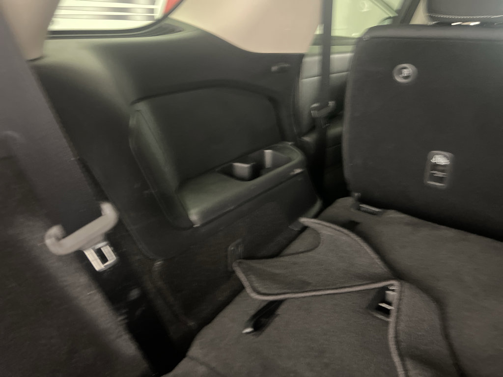 Used 2024 Nissan Pathfinder S image 32