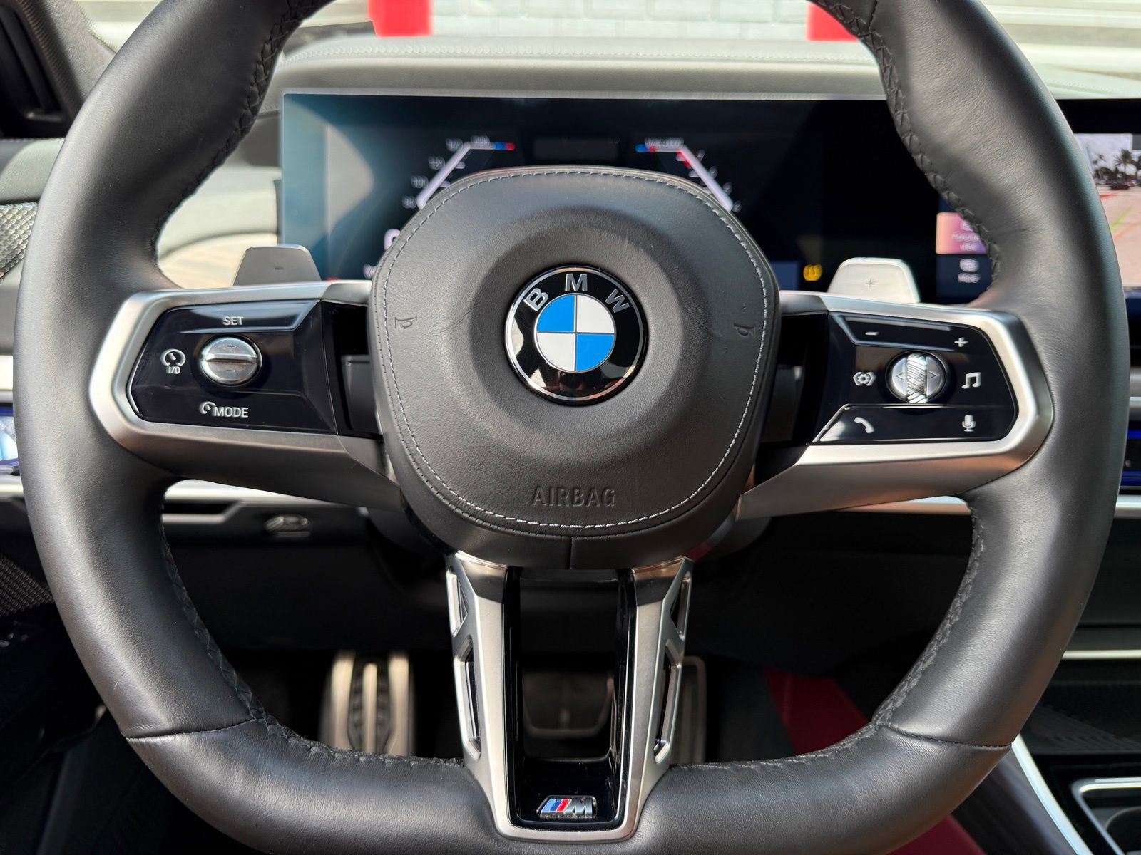 Used 2023 BMW 740i image 29