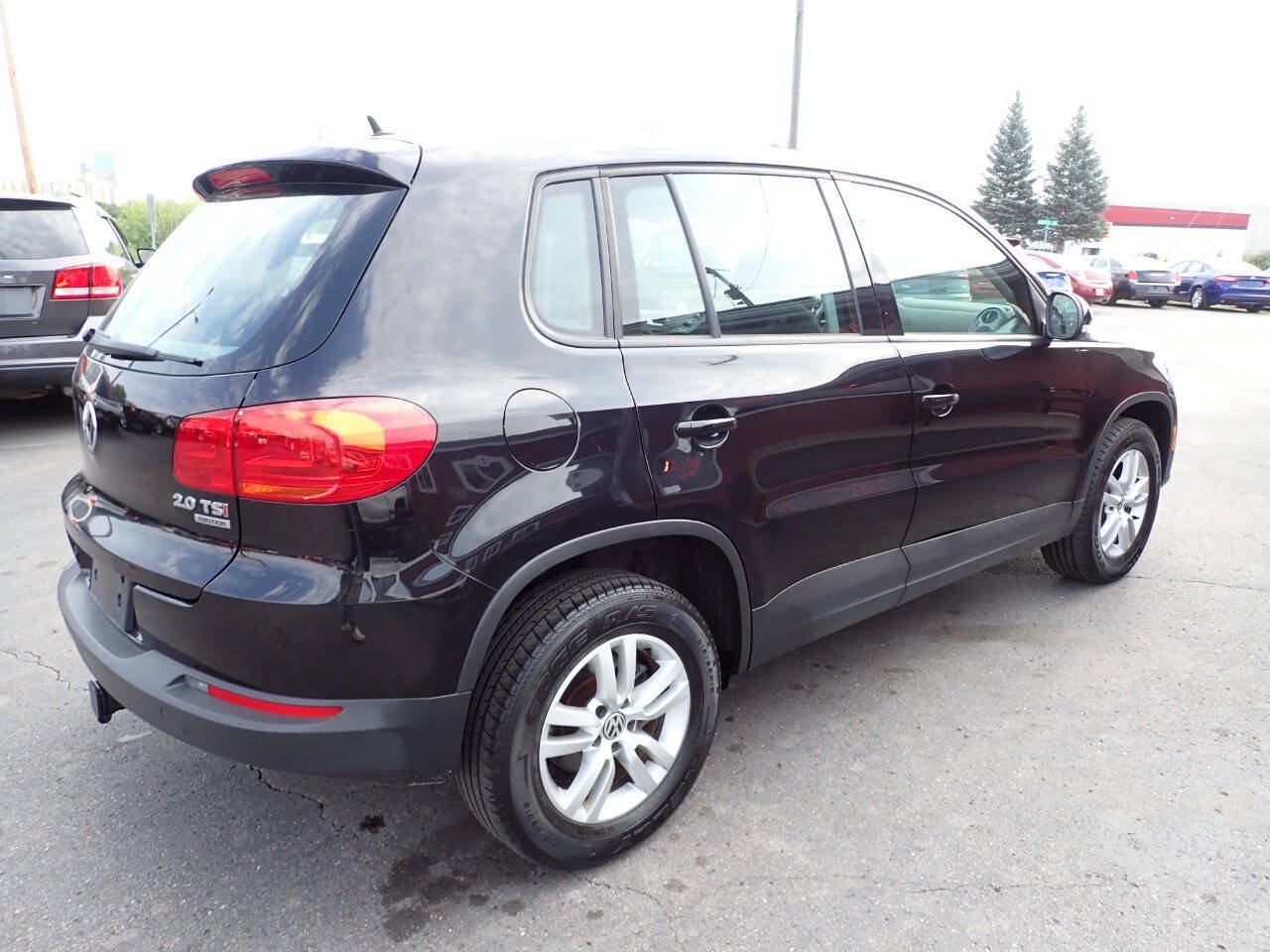 Used 2014 Volkswagen Tiguan S AWD/4WD image 6