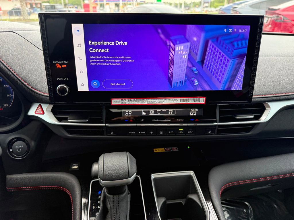 Used 2025 Toyota Sienna XSE image 16