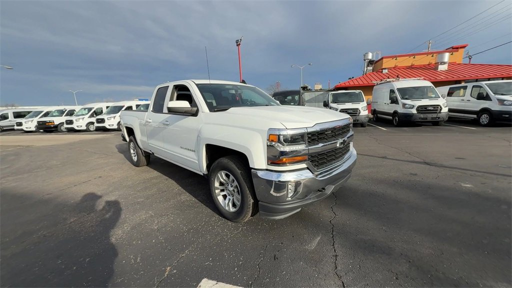 Used 2018 Chevrolet Silverado 1500 LT w/ All Star Edition image 2