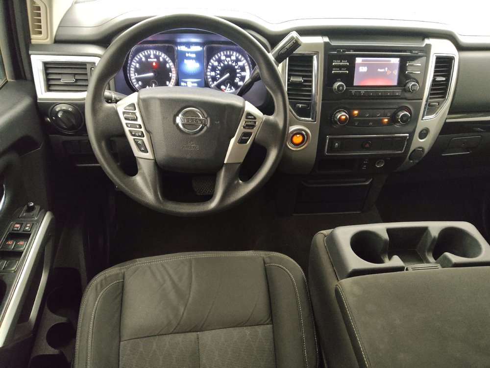 Used 2017 Nissan Titan SV RWD image 22