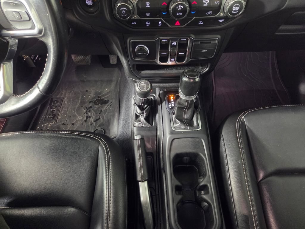 Used 2021 Jeep Wrangler Unlimited Sahara AWD/4WD image 13