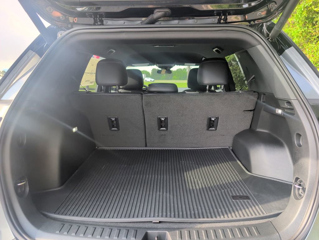 New 2026 Chevrolet Equinox LT w/ Convenience Package II FWD image 5