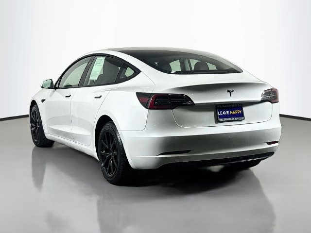 Used 2023 Tesla Model 3 Standard Range RWD image 5