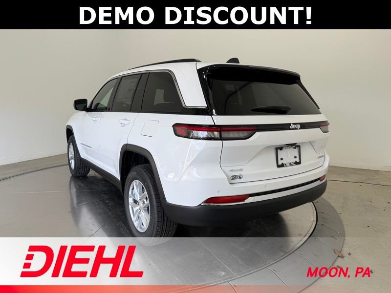 New 2025 Jeep Grand Cherokee Laredo X w/ Luxury Tech Group I AWD/4WD image 5