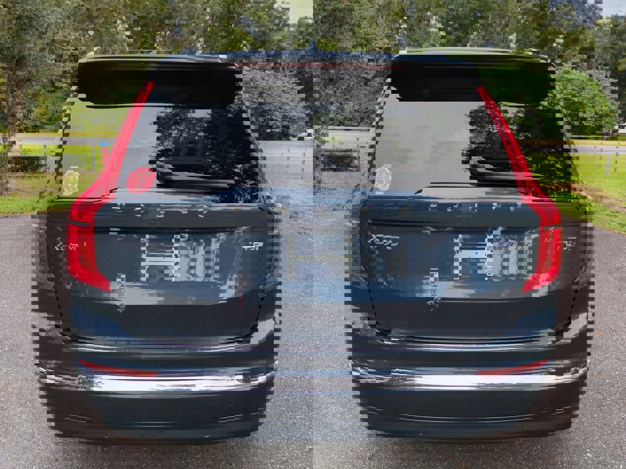 New 2025 Volvo XC90 T8 Plus w/ Protection Package Premier image 5