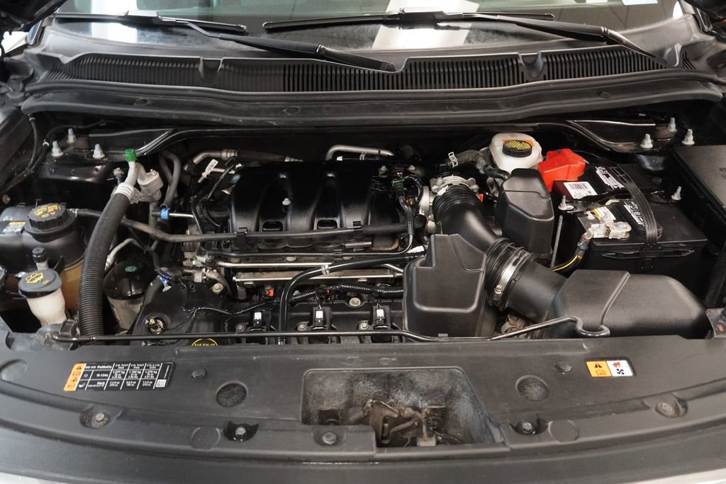 Used 2018 Ford Explorer XLT w/ Equipment Group 202A image 25