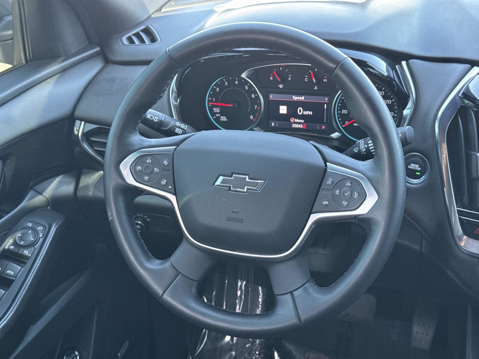Used 2023 Chevrolet Traverse RS FWD image 10