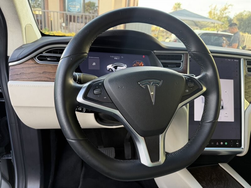 Used 2017 Tesla Model X 75D AWD/4WD image 14