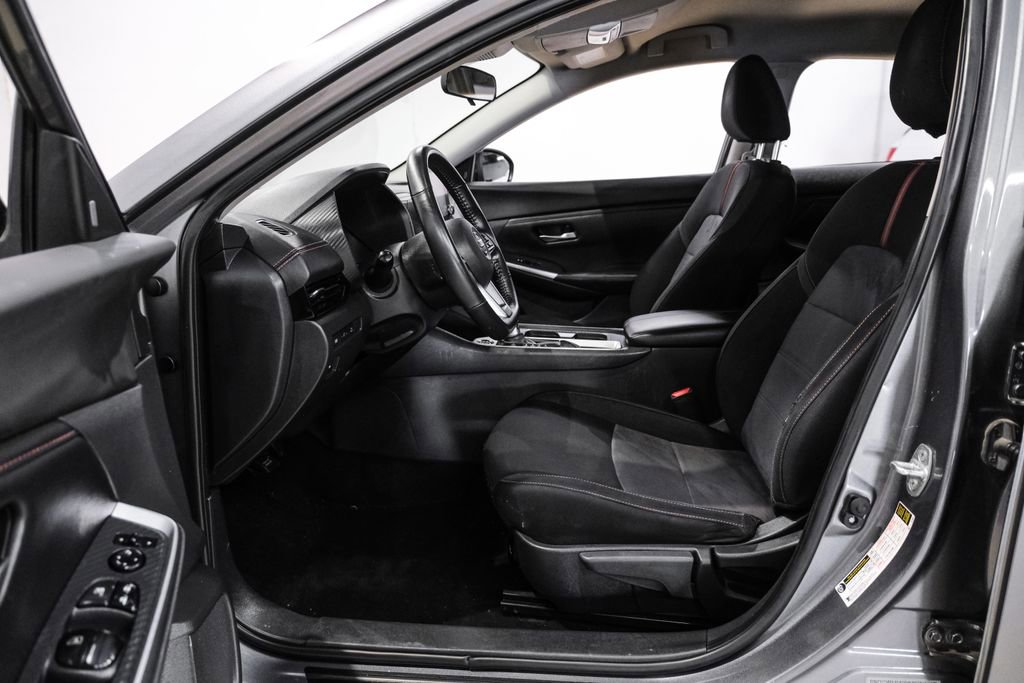 Used 2023 Nissan Sentra SR w/ Trunk Package image 4