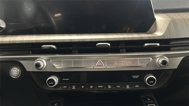 Used 2024 Kia Telluride EX image 19