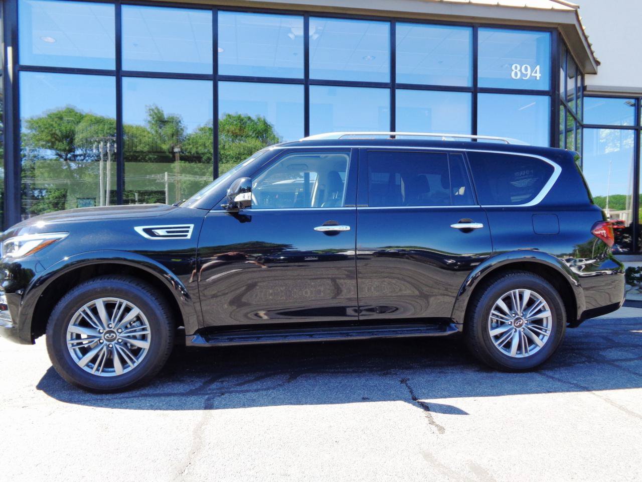 Used 2024 INFINITI QX80 Luxe w/ Cargo Package AWD/4WD image 8