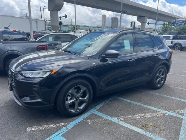 New 2025 Ford Escape ST-Line w/ Tech Pack #1 FWD image 3