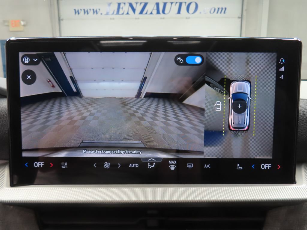 Used 2026 Ford Explorer Platinum w/ LUX Leather Package AWD/4WD image 23
