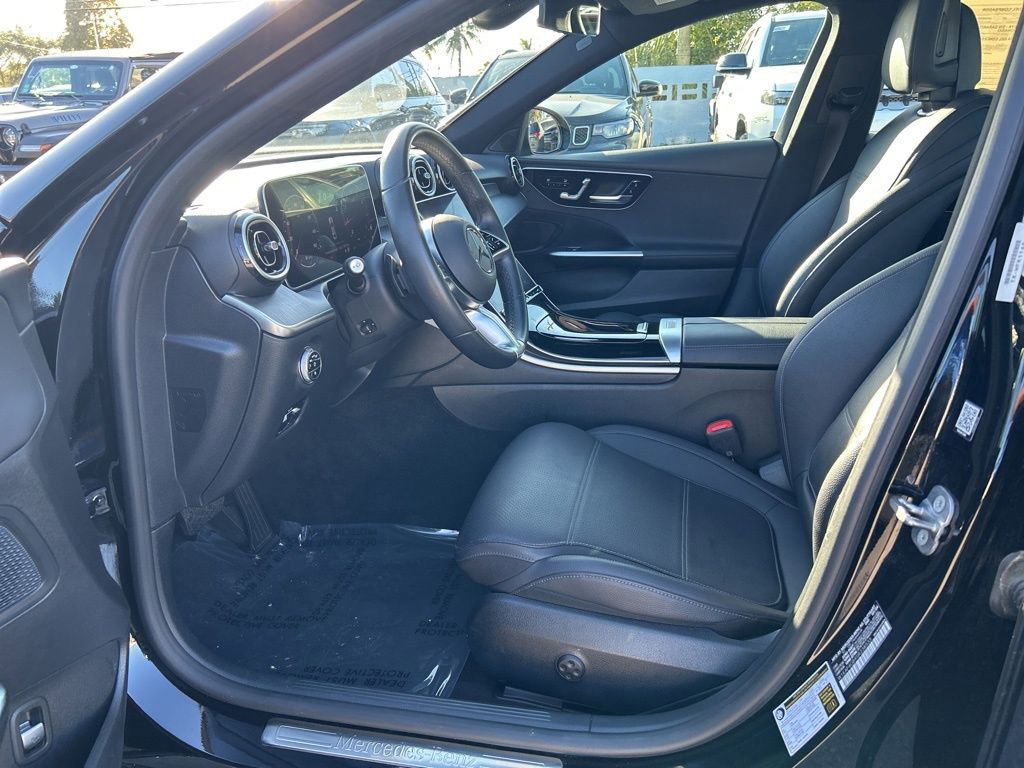 Used 2025 Mercedes-Benz C 300 Sedan image 9