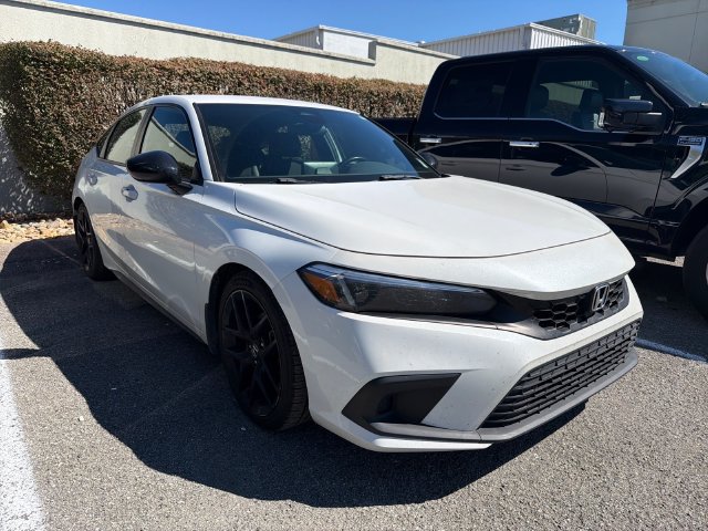 Used 2023 Honda Civic Sport image 2