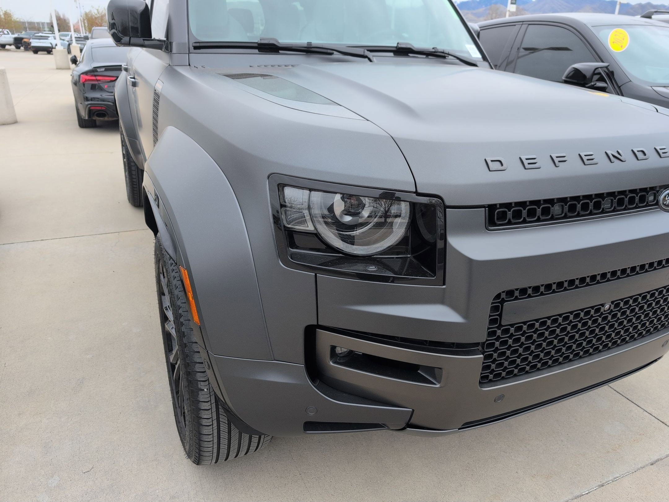 Used 2025 Land Rover Defender 110 image 10