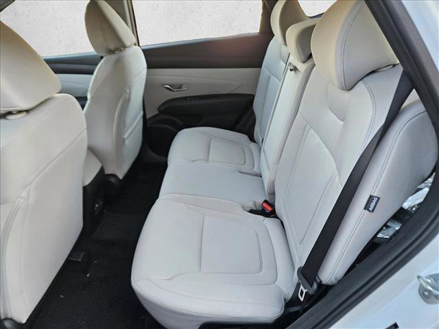Certified 2025 Hyundai Tucson SE image 11