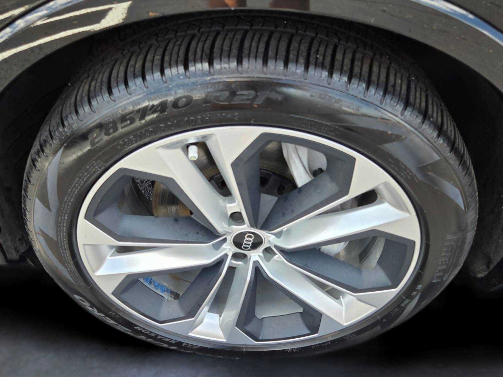 Used 2022 Audi Q7 3.0T Prestige w/ Prestige Package AWD/4WD image 9