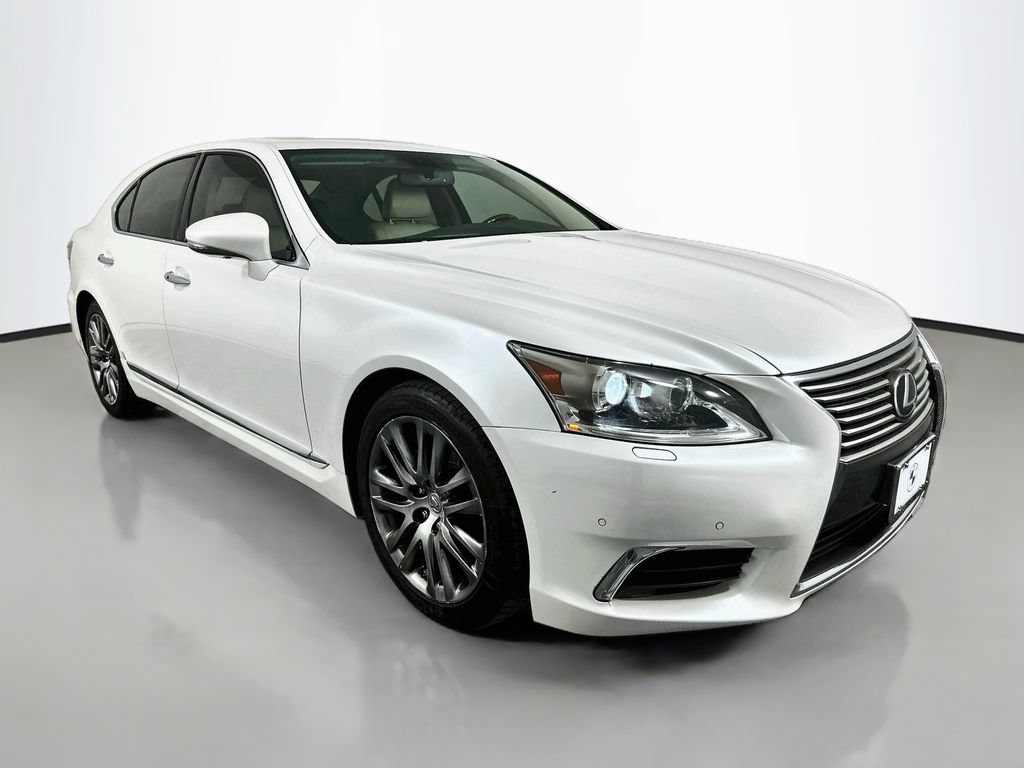 Used 2016 Lexus LS 460 w/ Comfort Package RWD image 3
