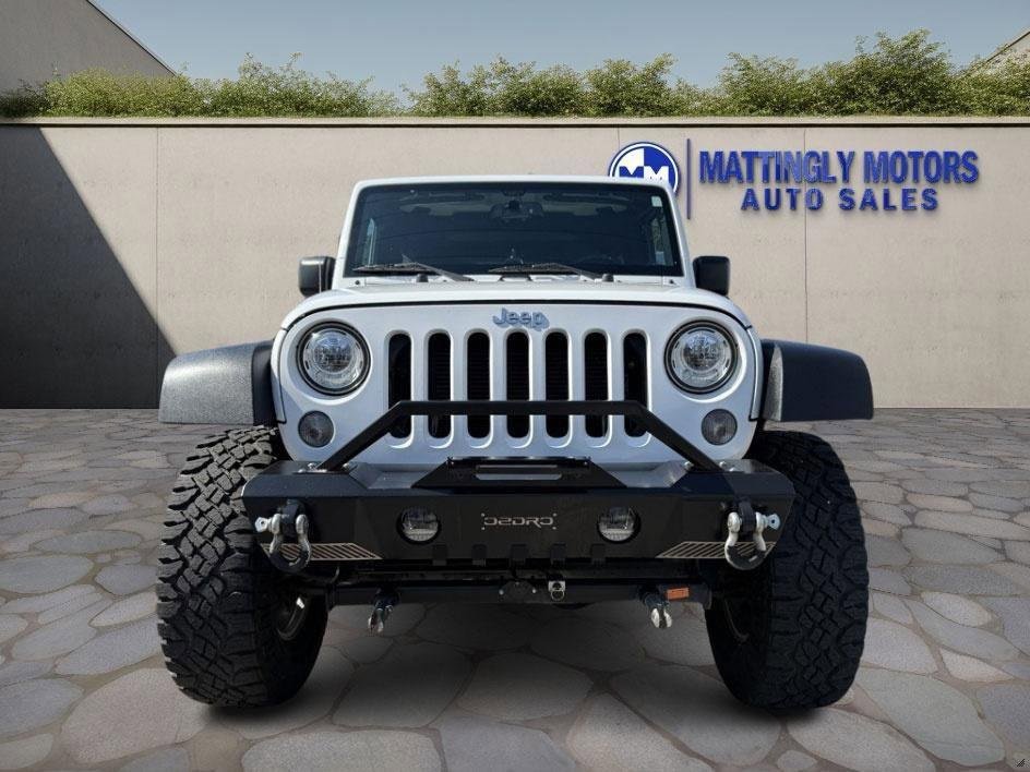 Used 2017 Jeep Wrangler Unlimited Rubicon w/ Connectivity Group image 8