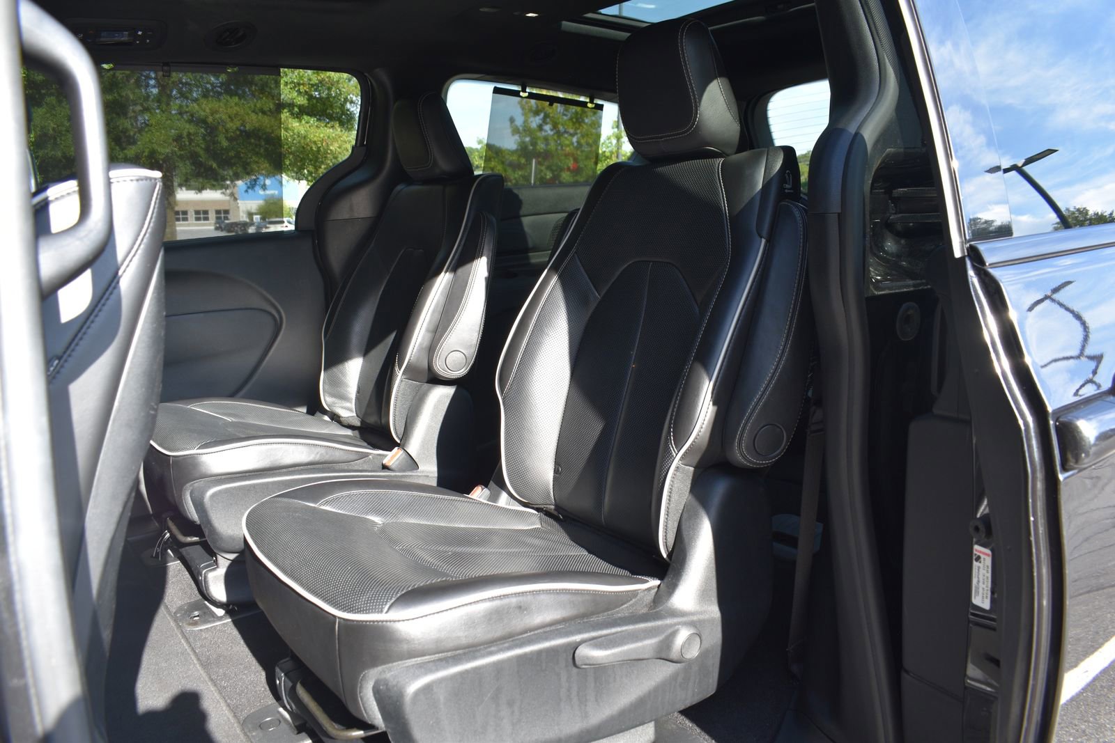 Used 2019 Chrysler Pacifica Limited w/ S Appearance Package image 20