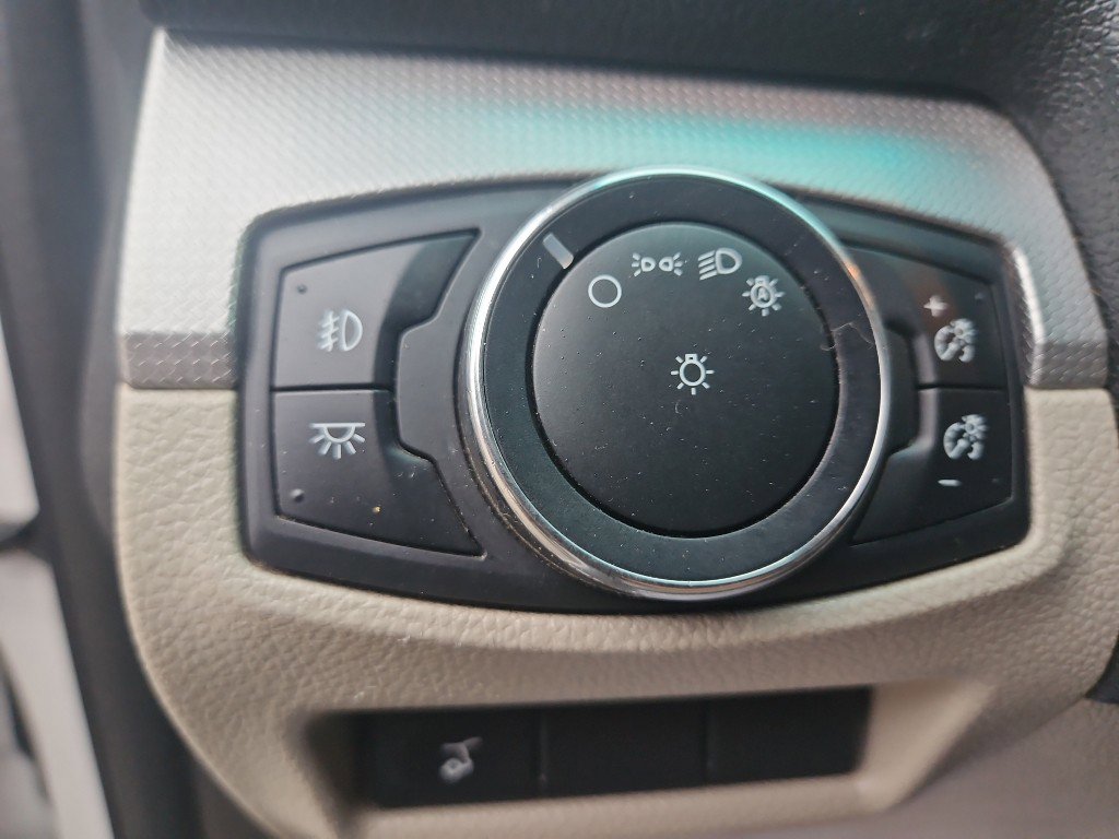 Used 2015 Ford Explorer XLT w/ Equipment Group 202B image 11