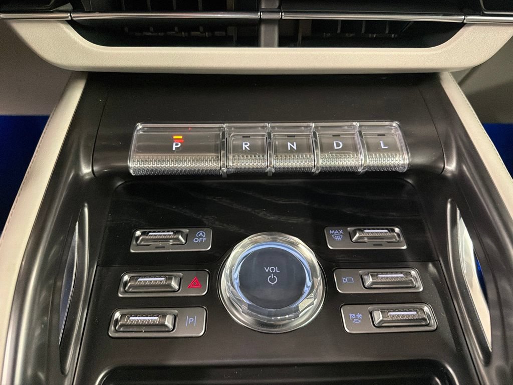 New 2026 Lincoln Nautilus Reserve AWD/4WD image 17