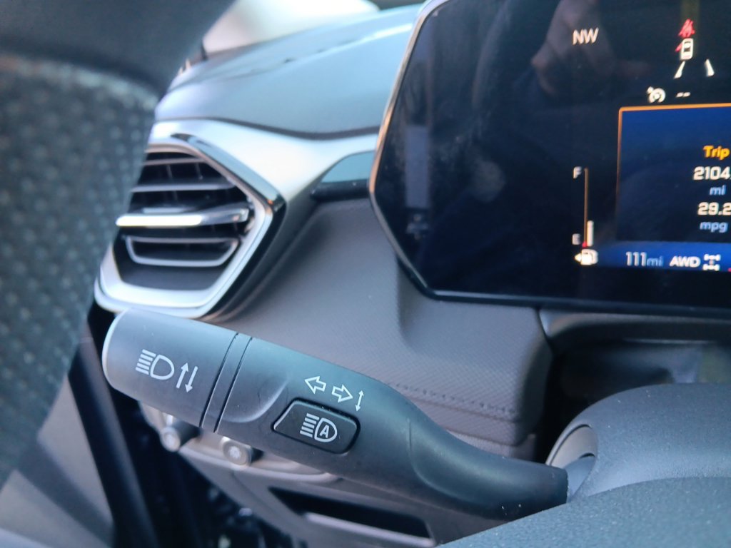 Used 2025 Chevrolet TrailBlazer LT AWD/4WD image 17