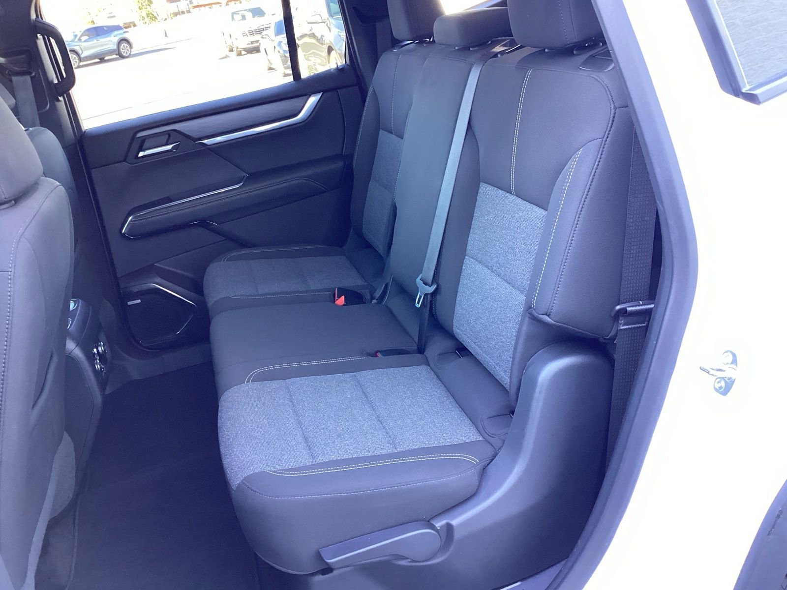 Used 2025 GMC Acadia Elevation image 13