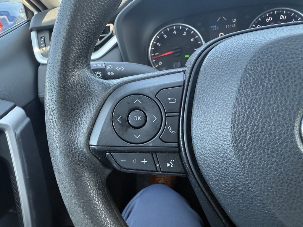 Used 2022 Toyota RAV4 XLE image 19