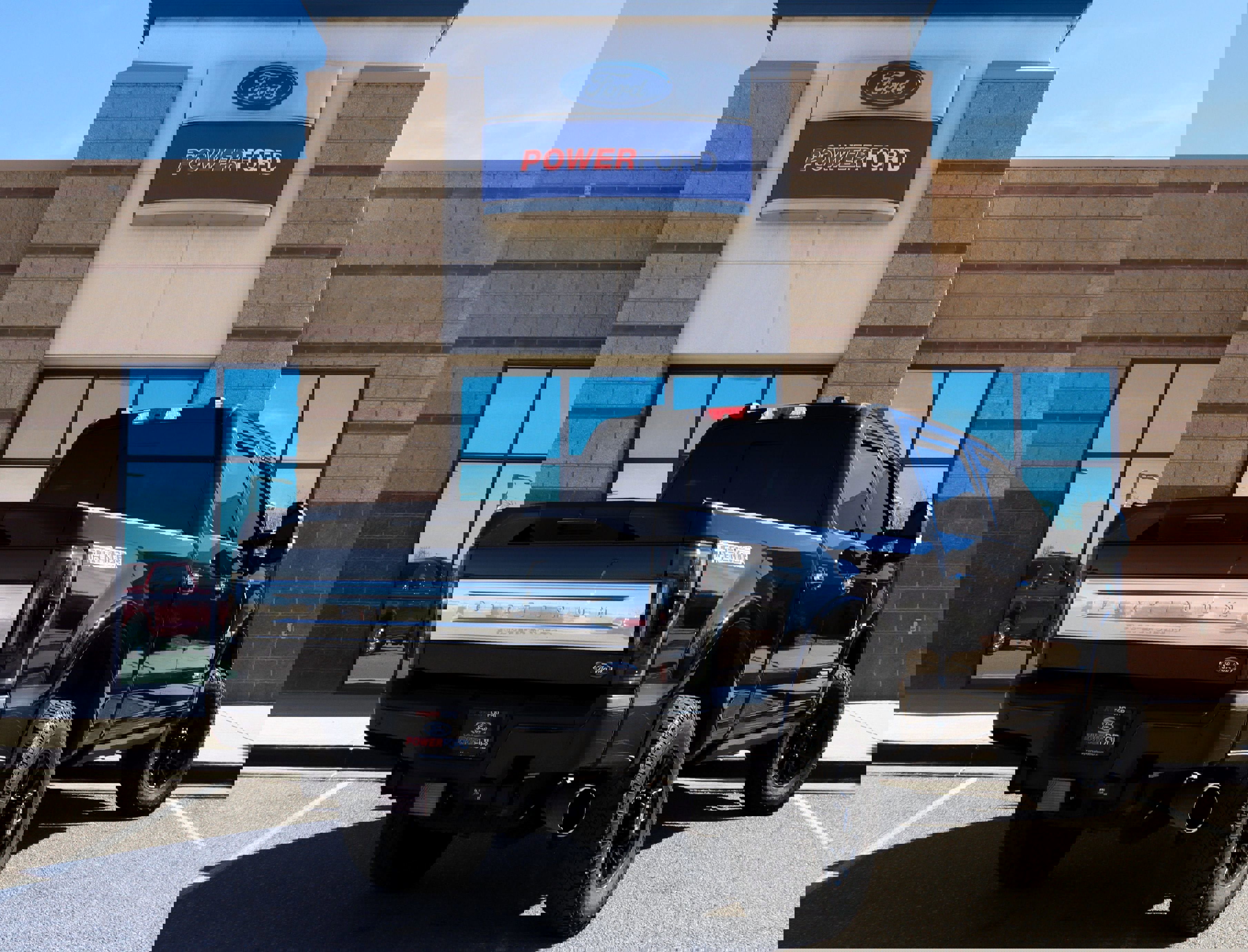 Used 2022 Ford F350 Platinum w/ Tremor Off-Road Package image 6