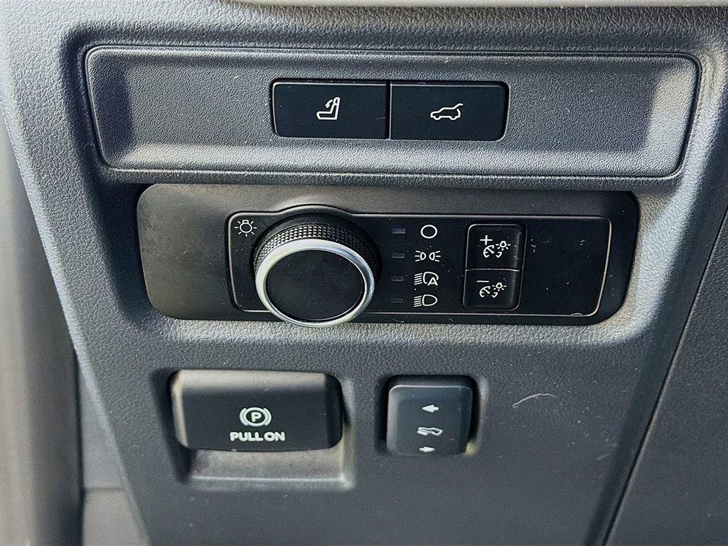 Used 2024 Ford Expedition XLT image 32