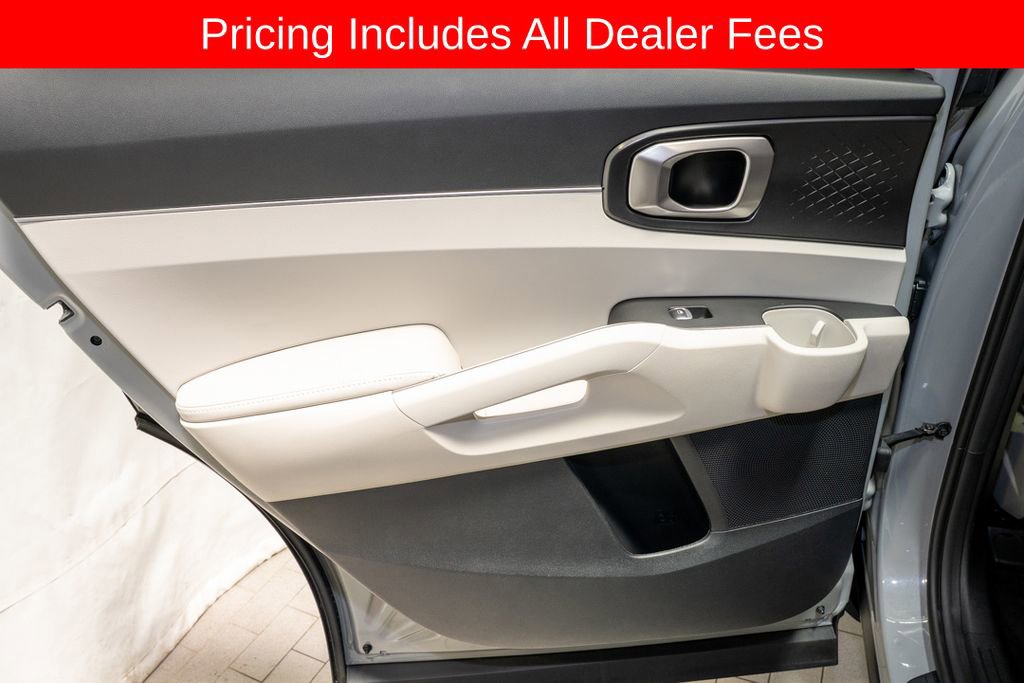 Used 2025 Kia Sorento S w/ Panoramic Sunroof Package FWD image 12