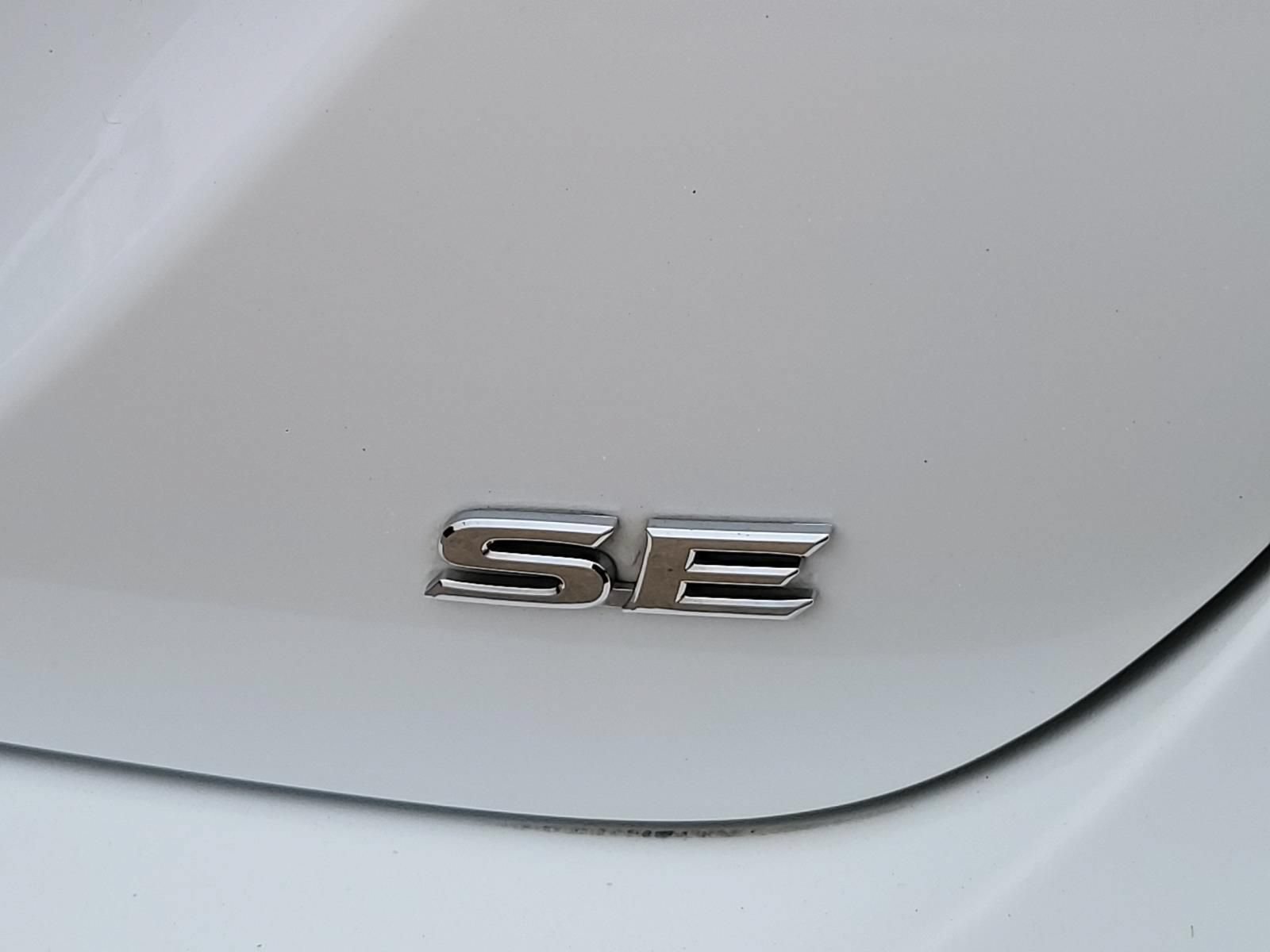 Used 2024 Toyota Camry SE FWD image 6