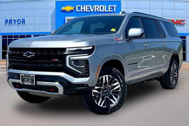 Used 2025 Chevrolet Suburban Z71 AWD/4WD image 3