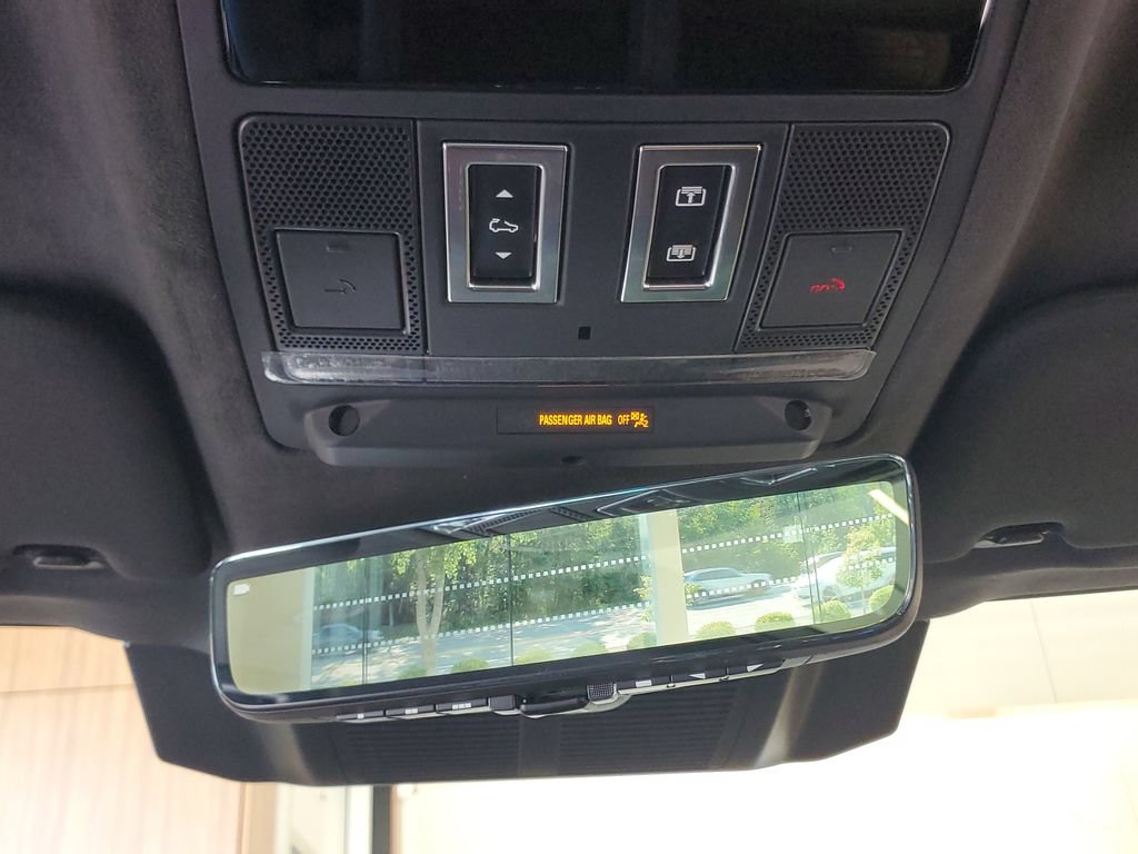 Certified 2025 Land Rover Defender 110 AWD/4WD image 26