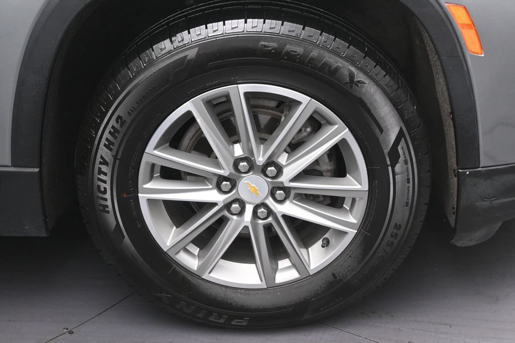 Used 2023 Chevrolet Traverse LT AWD/4WD image 34