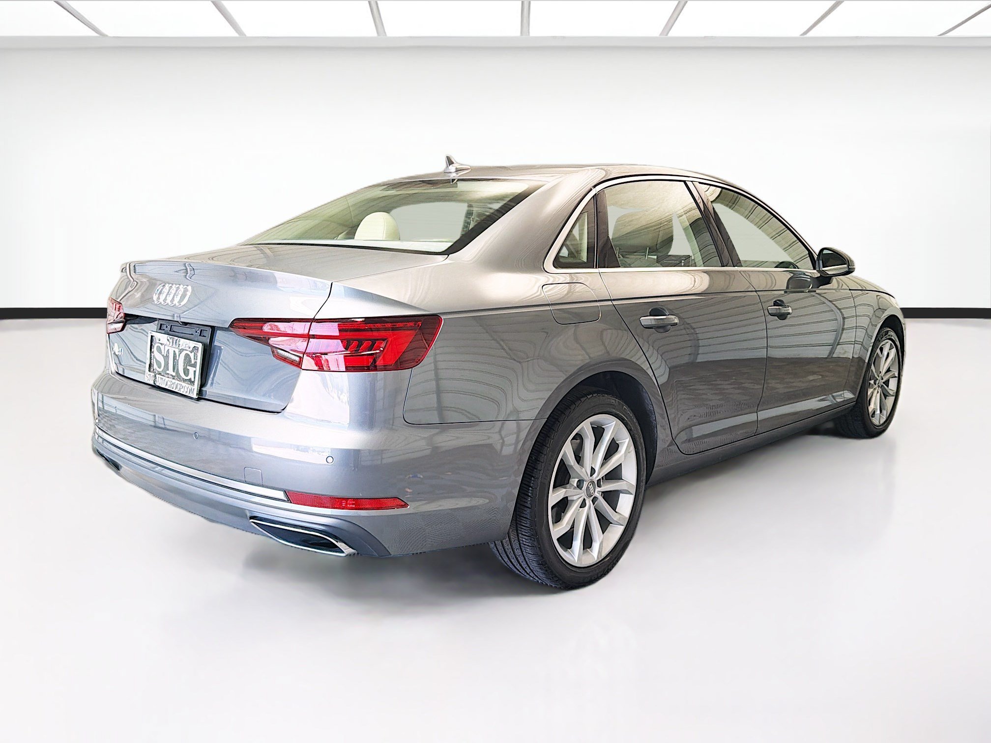 Used 2019 Audi A4 2.0T Premium Plus w/ Premium Plus Package FWD image 4