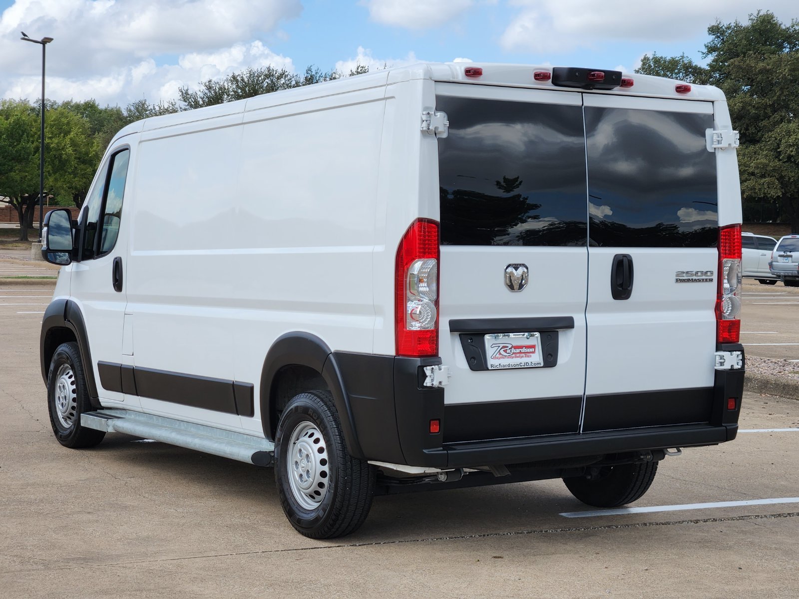 Used 2025 RAM ProMaster 2500 w/ U-Haul Equipment Group FWD image 4